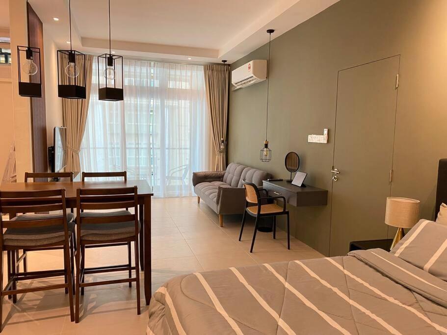 Myhome @ Riverine Resort Kuching Ngoại thất bức ảnh